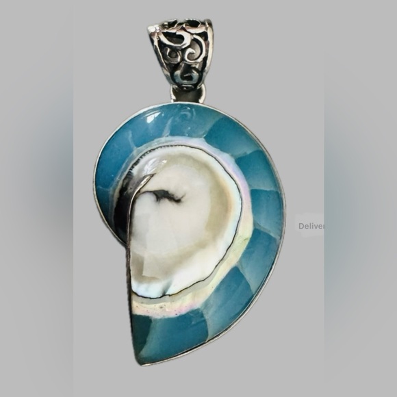 unbranded Jewelry - Natural Shell Sterling Silver Pendant